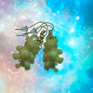 ❤️2/$10 iridescent yellow teddy bear earrings!